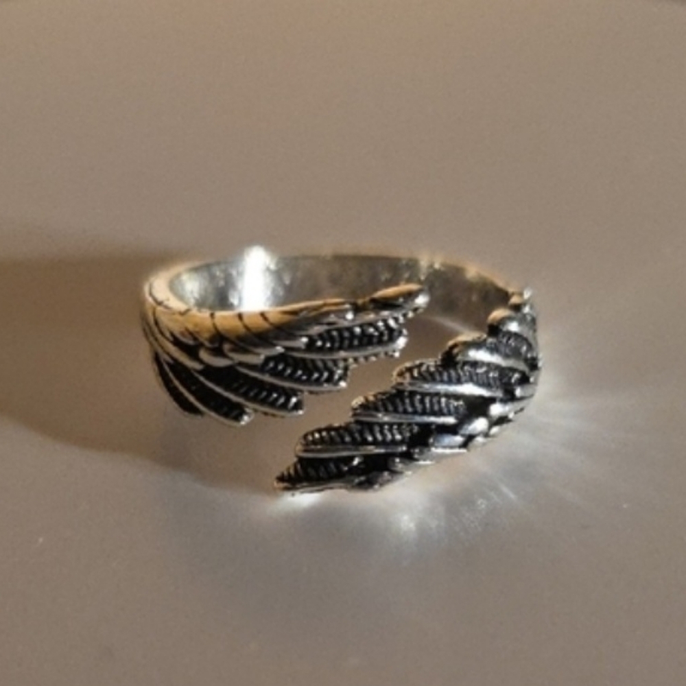 Silver Feather Design Adjustable Ring